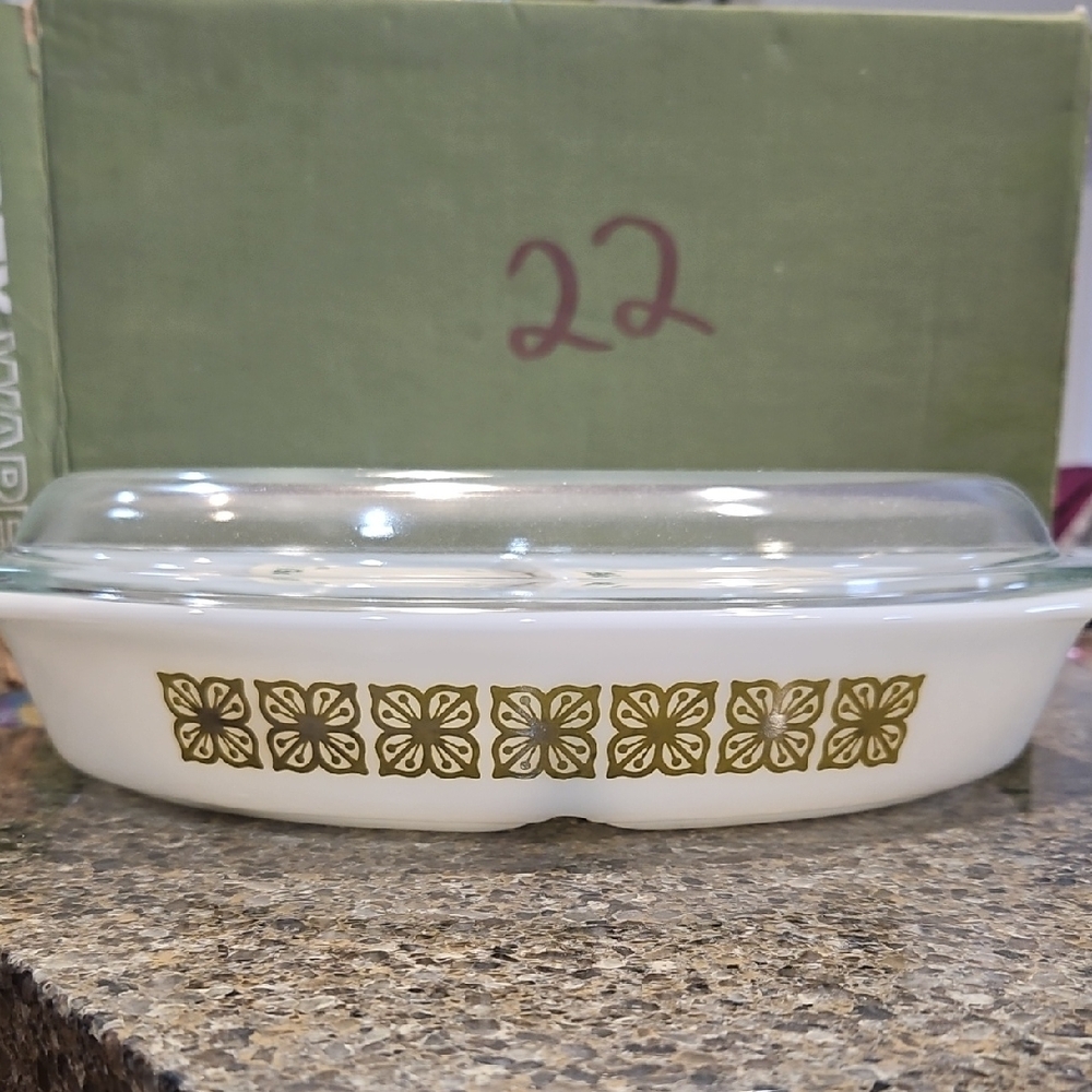 Pyrex Vintage Oval Verde Serving Dish.